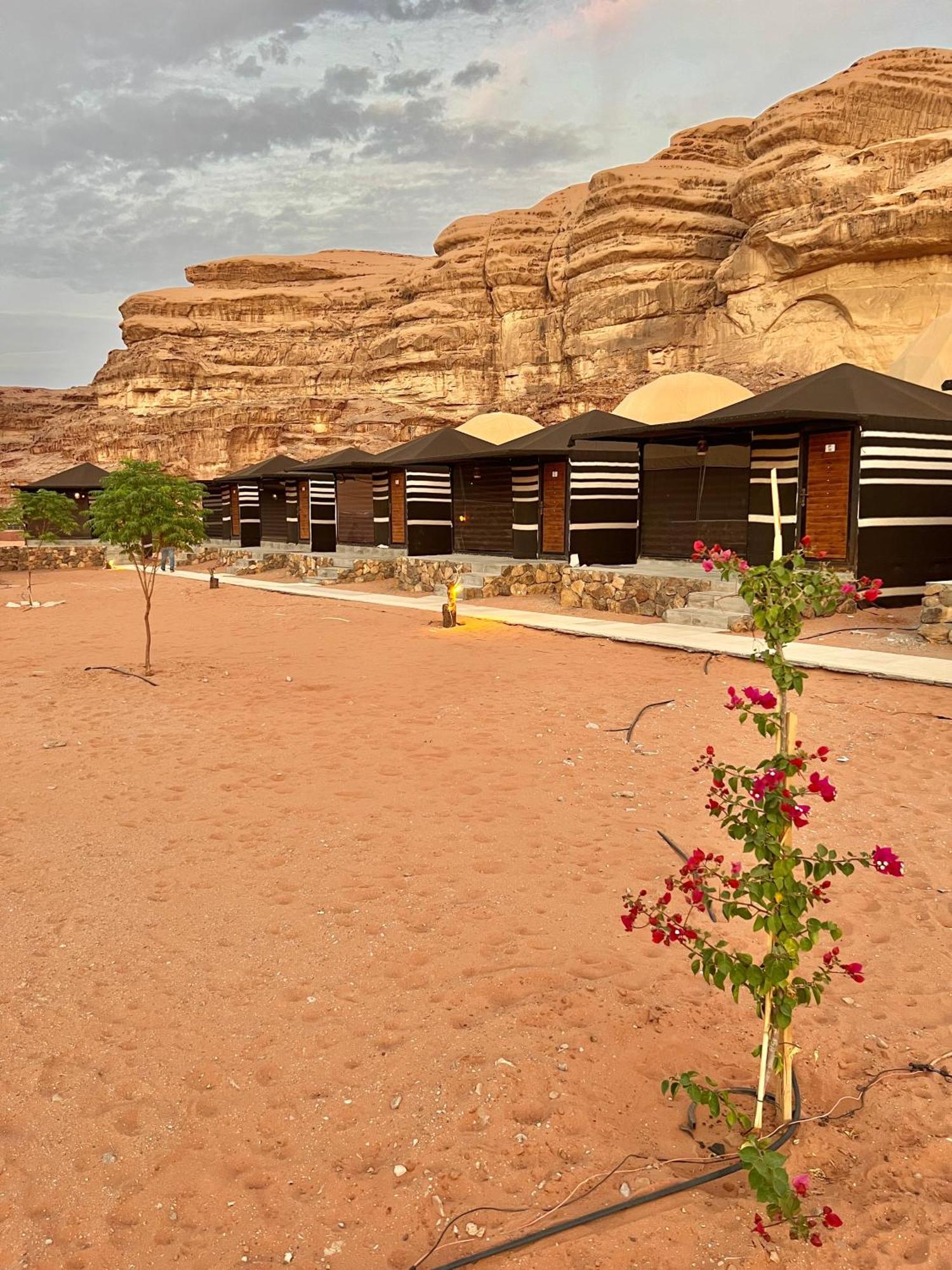 Rum revan camp Wadi Rum Buitenkant foto